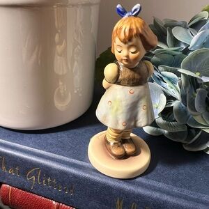 Hummel Figurine “Two Hands, One Heart”. GH51
